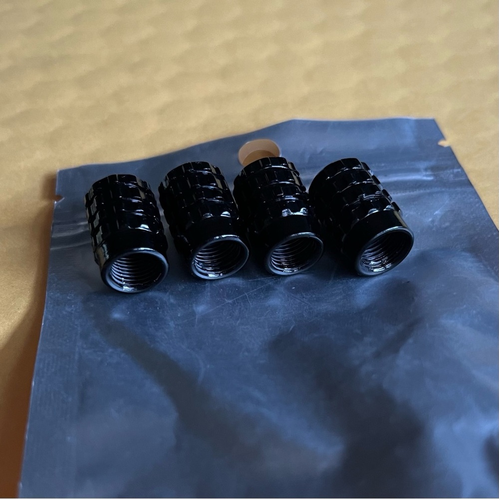 Jeep Logo Black Valve Stem Caps, New, 4 pieces - Picture 3 of 3